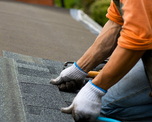 Best Roof Gutter Cleaning  in Tieton, WA